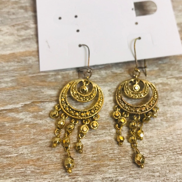 Vintage Style Gold Toned Chandelier Earrings - Picture 8 of 8